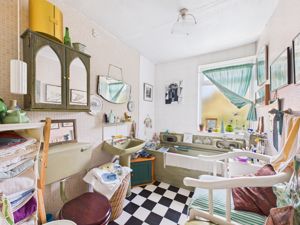 Family Bathroom- click for photo gallery